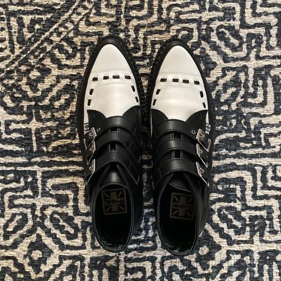 tuk pointed buckle creepers